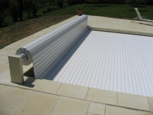 Sylver Roll" above ground roller shutter for Tampa pool