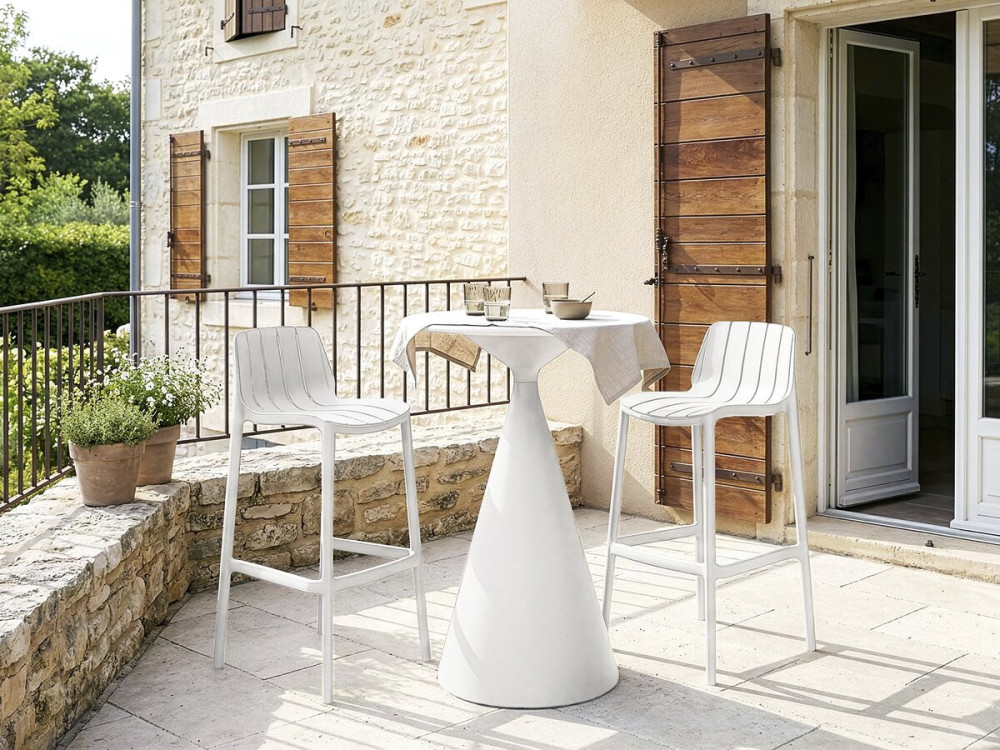 Set of 2 "Vaena" stacking garden high chairs - White