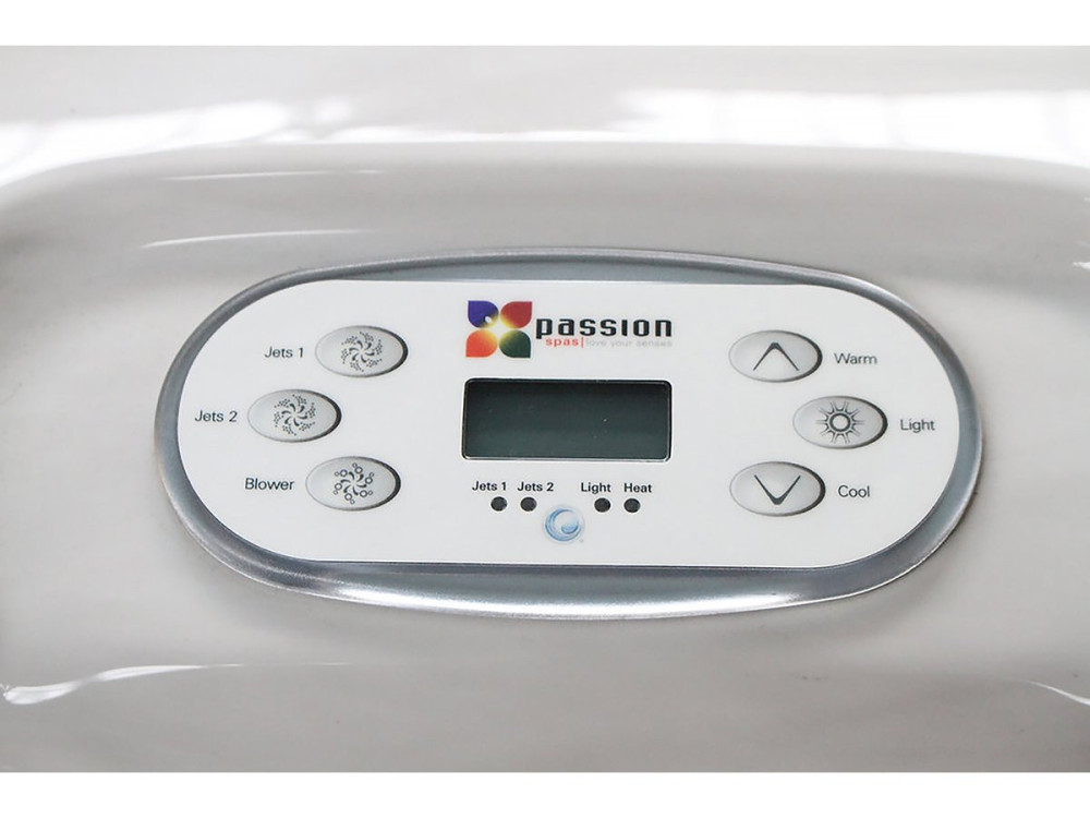 Spa "Devotion" - 3 semi-recumbent + 2 recumbent - 2.13 x 2.13 x 0.91 m