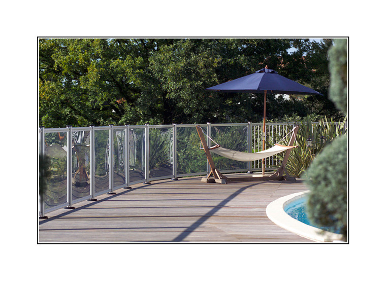 Pool fence transparent panel