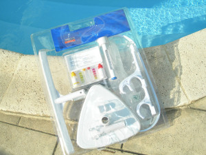 Liner cleaning accessory kit