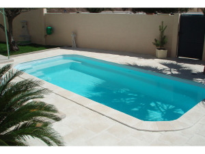 Set of 41 straight "Domus" pool copings - 60 x 3 x 33 cm + 4 re-entrant angle copings 38 x 3 x 38 cm - Stone tone