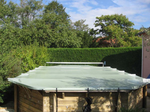 Coverwood" bar cover for Caimans above-ground pool - blue