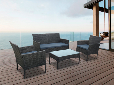 What is the average budget for a high-end outdoor dining set?